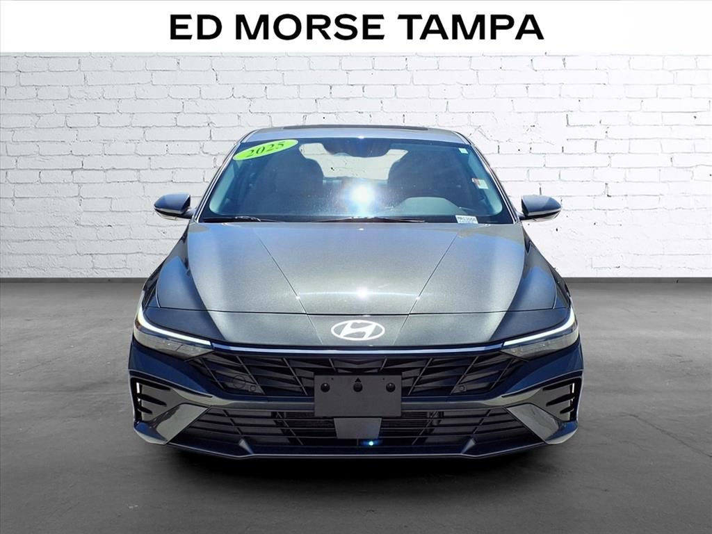 Used 2025 Hyundai Elantra Limited FWD image 6