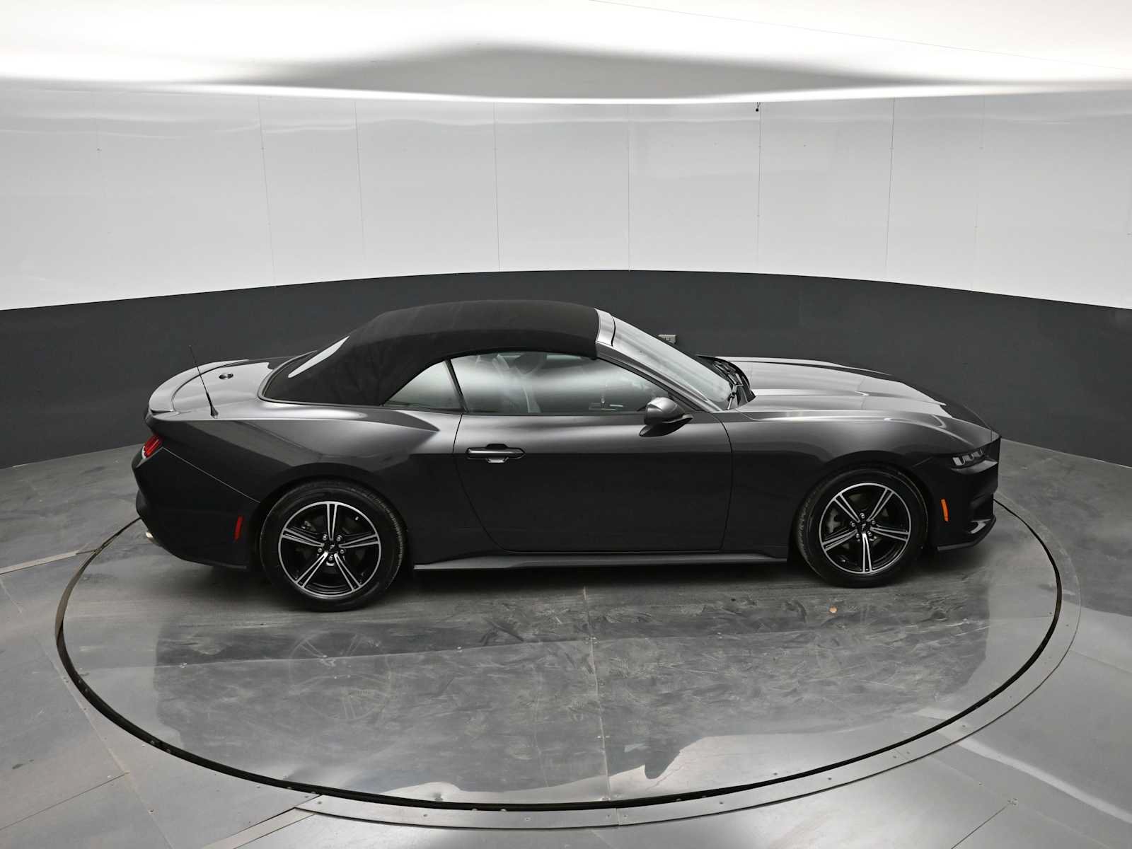 Used 2024 Ford Mustang Premium RWD image 33