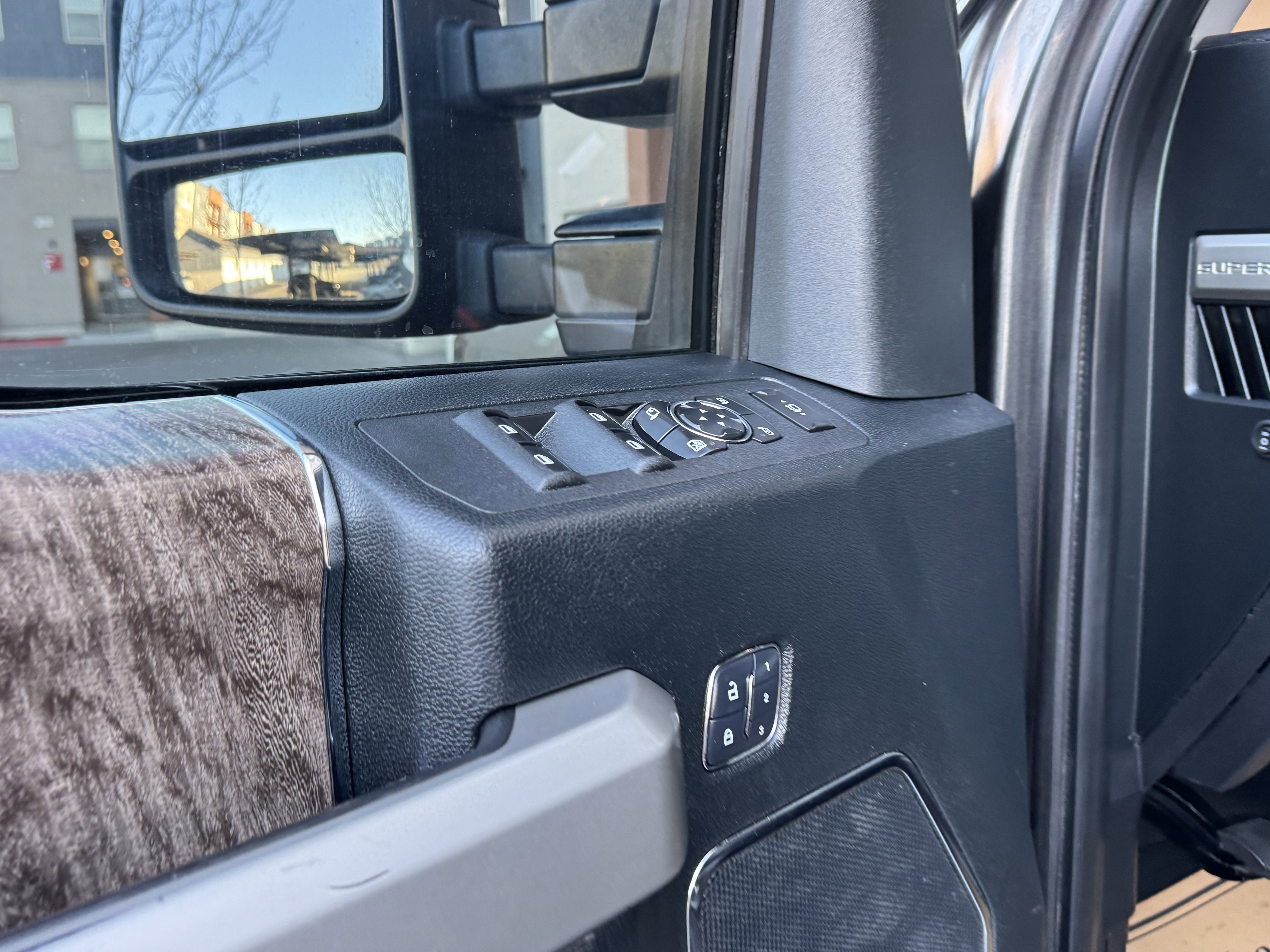 Used 2017 Ford F350 Lariat w/ Lariat Value Package image 22