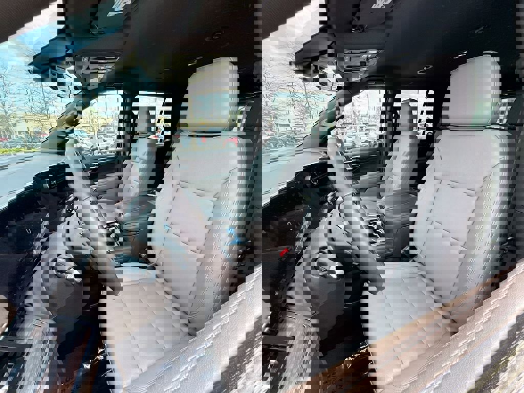 Used 2025 Chevrolet Tahoe LT image 10