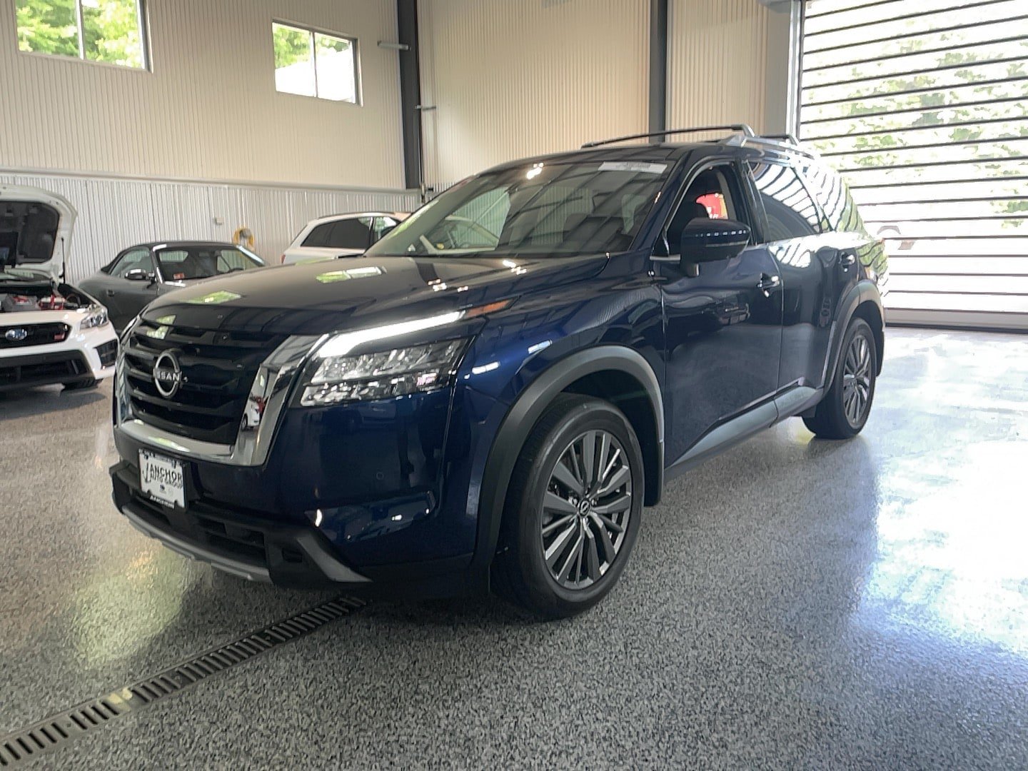 Used 2025 Nissan Pathfinder SL w/ SL Premium Package AWD/4WD image 4