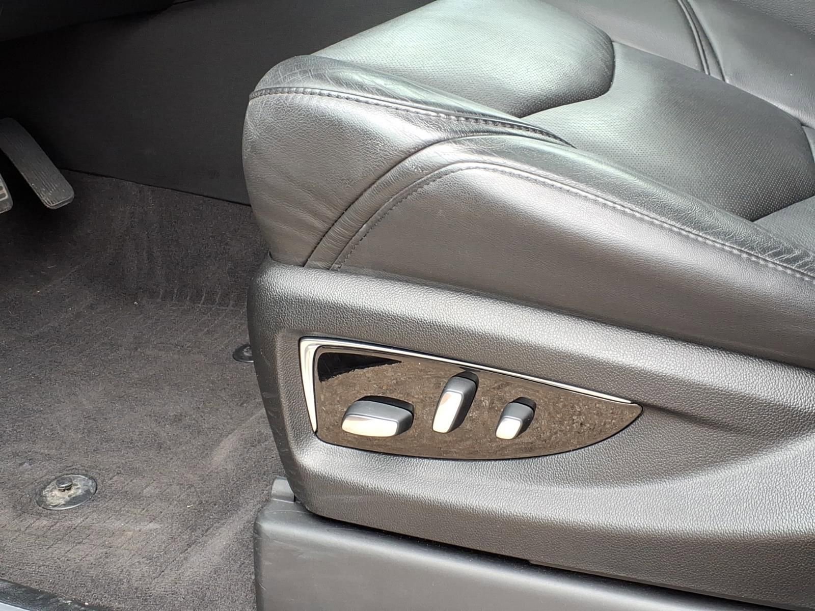 Used 2020 Cadillac Escalade Luxury AWD/4WD image 19