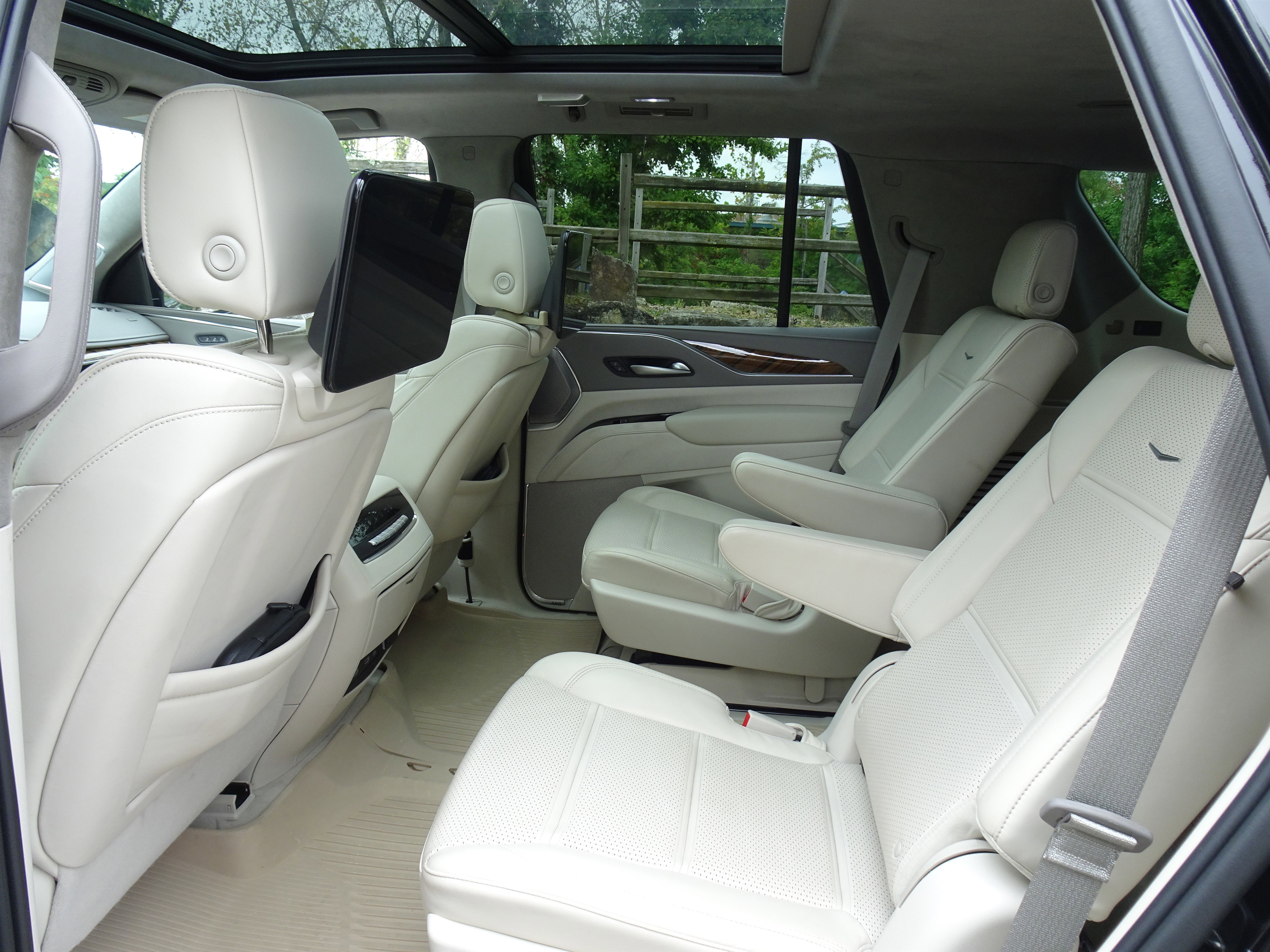 Used 2023 Cadillac Escalade Sport Platinum image 19
