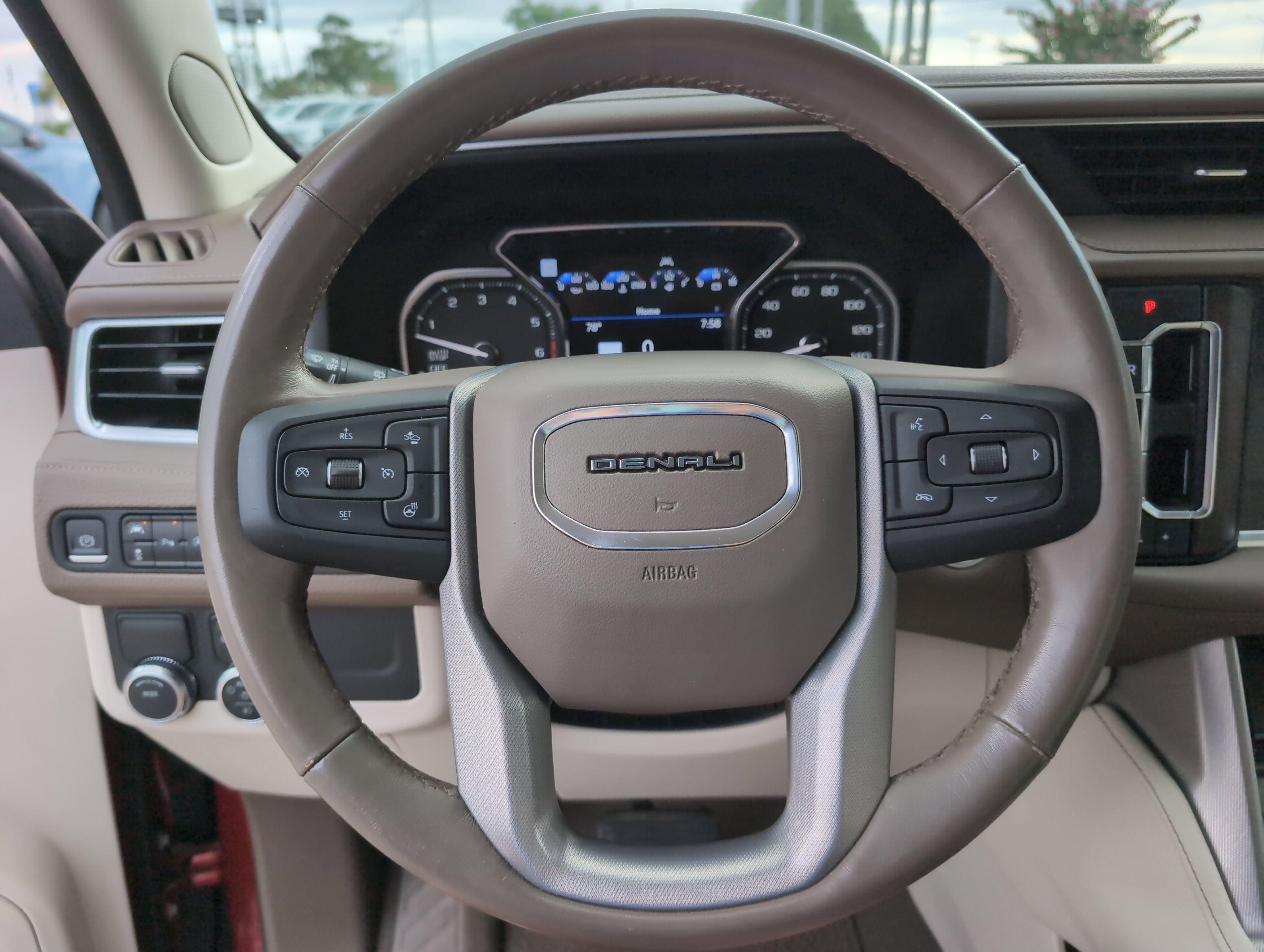 Used 2021 GMC Yukon Denali image 20