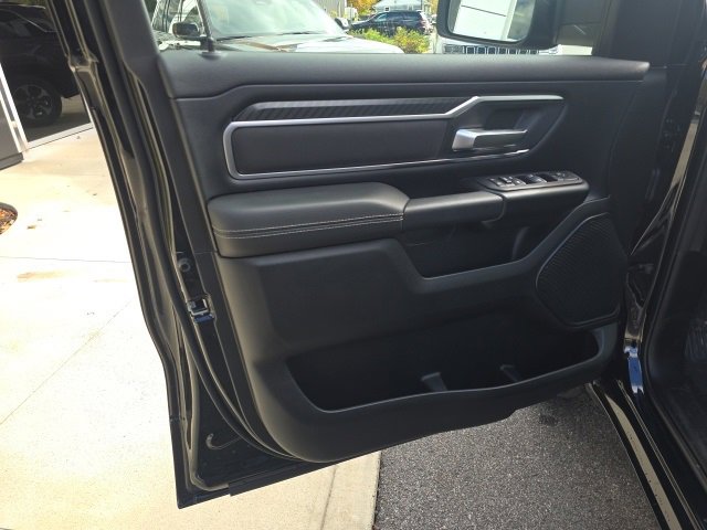 New 2026 RAM 1500 4x4 Crew Cab image 10