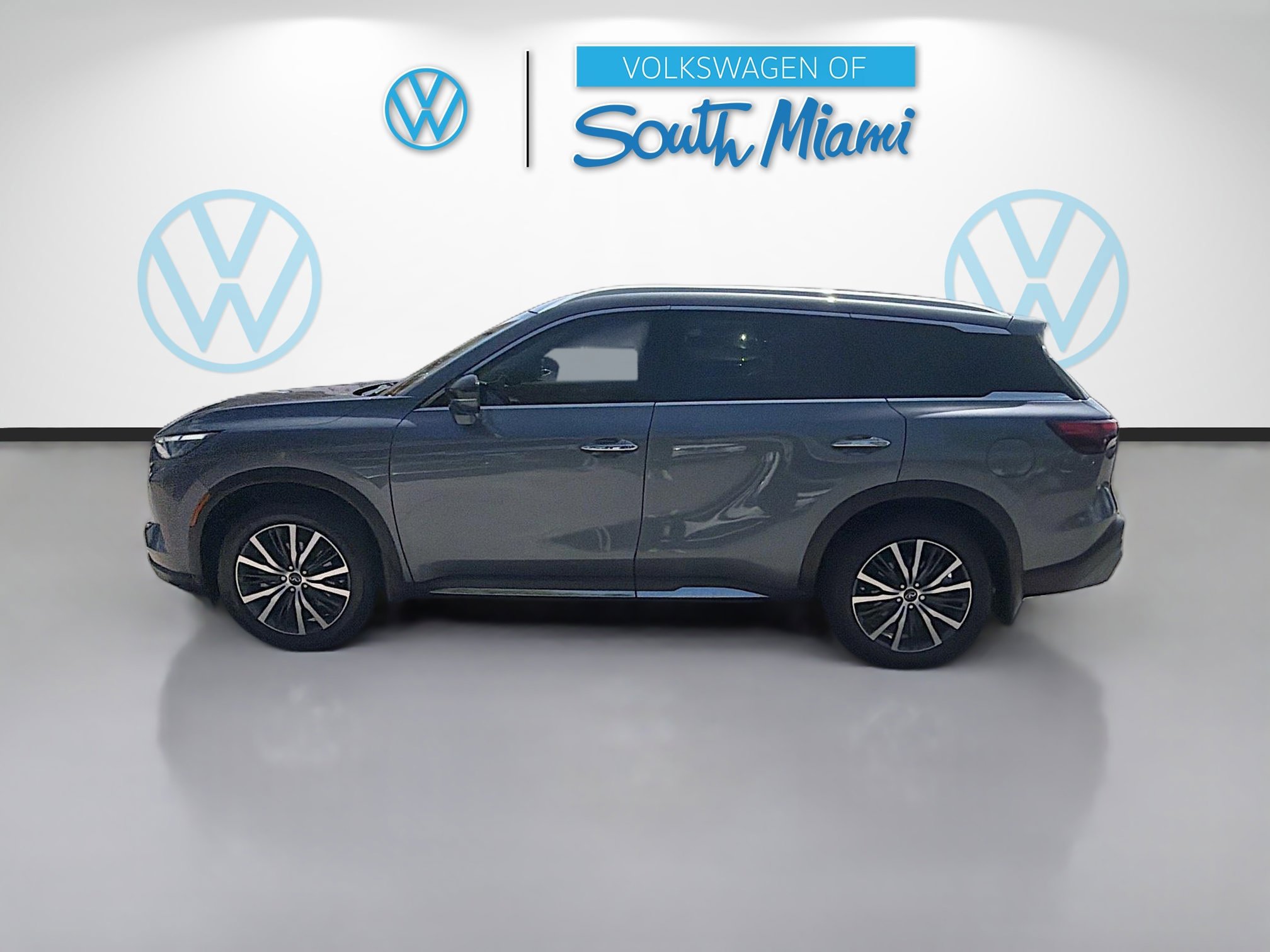 Used 2023 INFINITI QX60 Sensory w/ Vision Package image 4