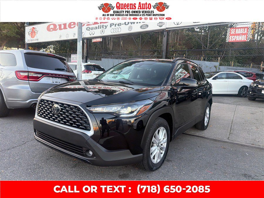 Used 2022 Toyota Corolla Cross LE AWD/4WD image 38