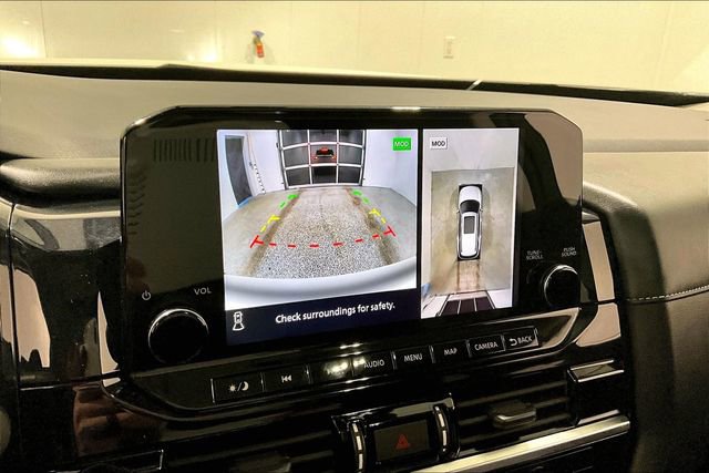 Used 2023 Nissan Pathfinder SL image 14