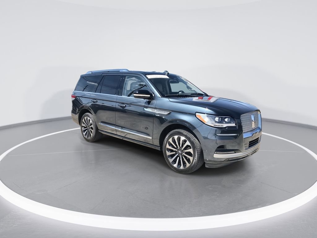 Used 2024 Lincoln Navigator Reserve image 2