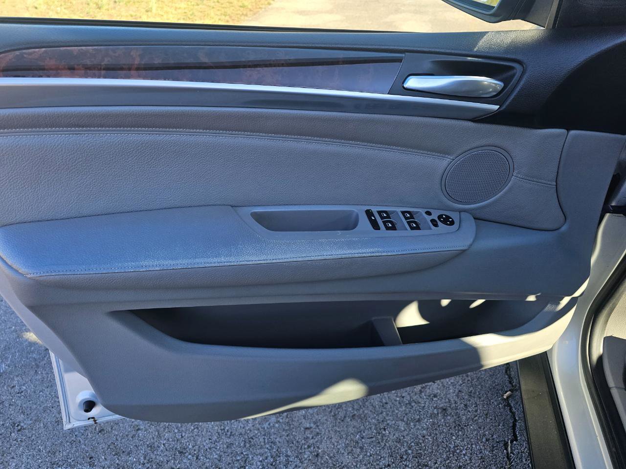 Used 2008 BMW X5 3.0si image 25