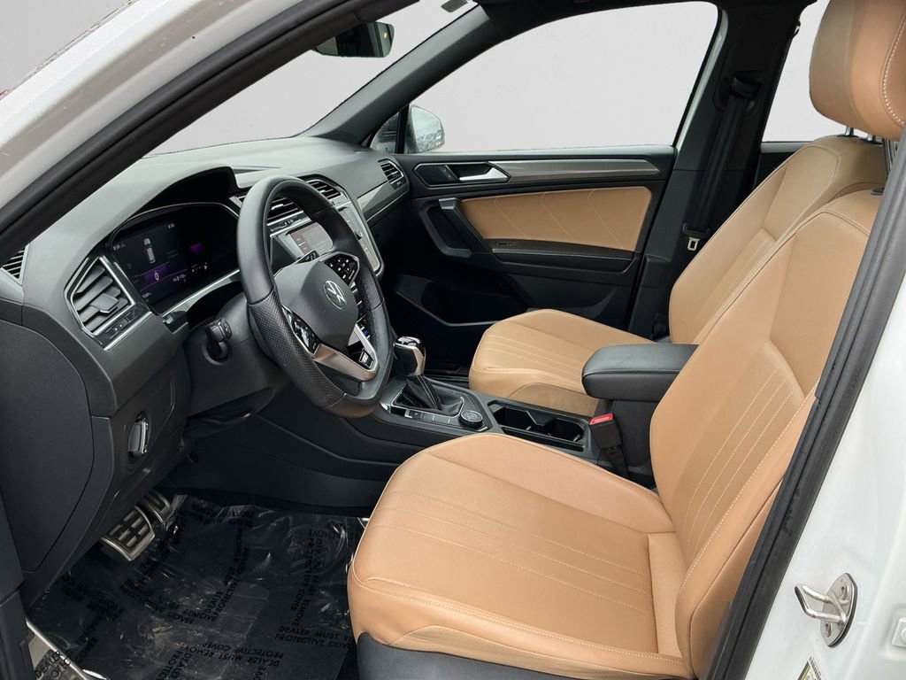 Used 2022 Volkswagen Tiguan SE R-Line AWD/4WD image 9
