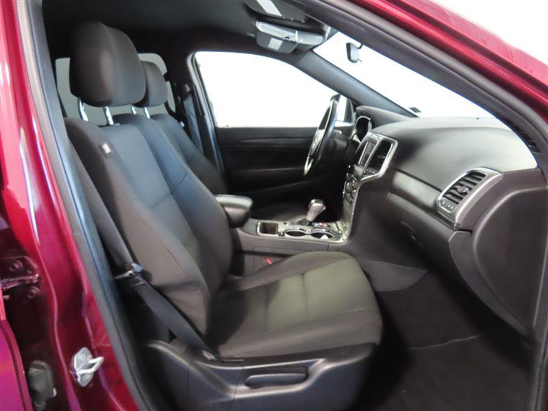 Used 2019 Jeep Grand Cherokee Laredo image 35