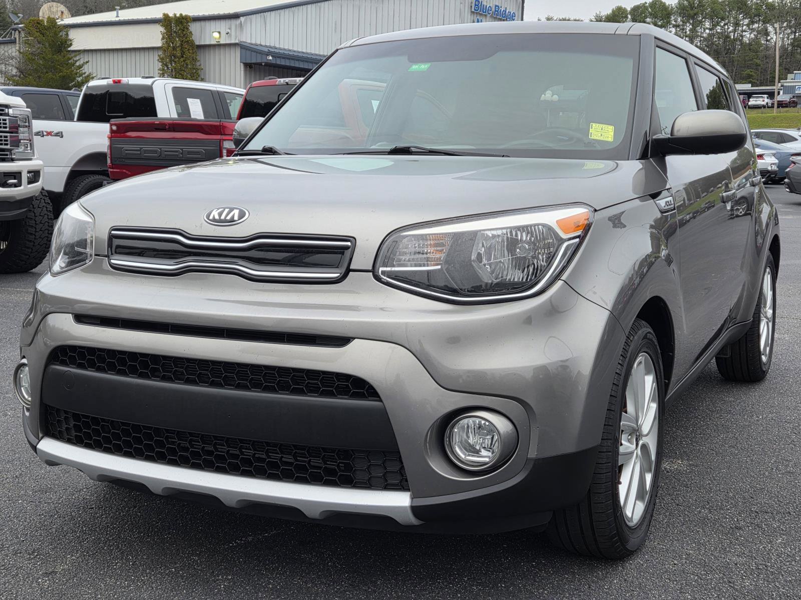 Used 2017 Kia Soul + image 10