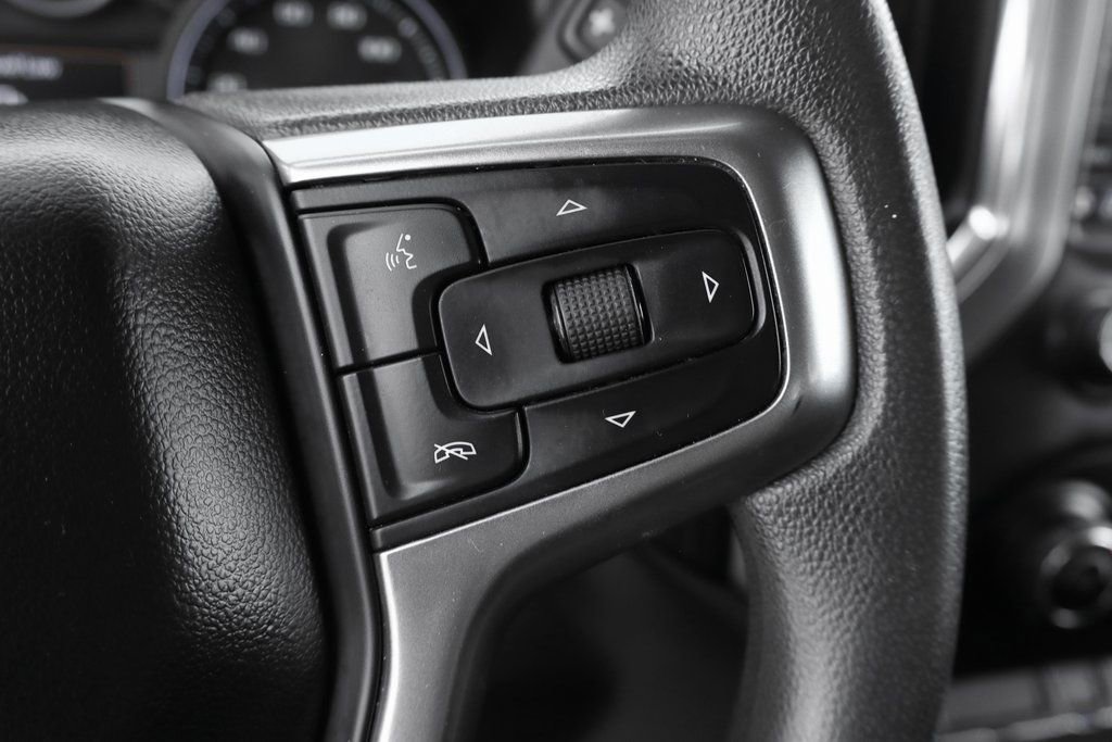 Used 2020 Chevrolet Silverado 1500 LT image 24