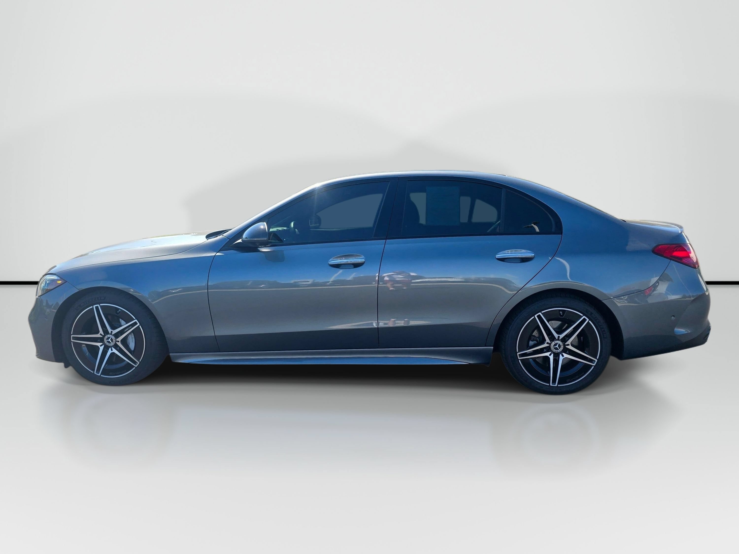 Used 2024 Mercedes-Benz C 300 4MATIC Sedan image 2