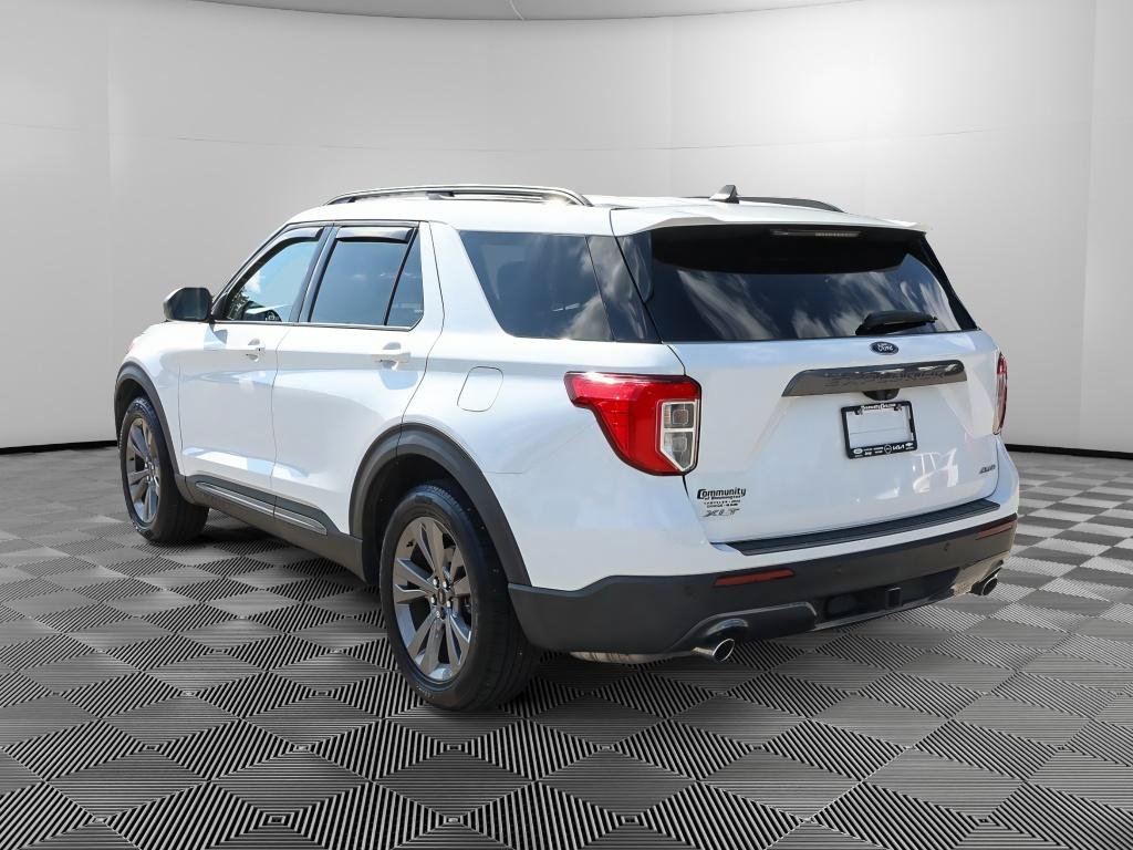 Used 2021 Ford Explorer XLT w/ Equipment Group 202A AWD/4WD image 5