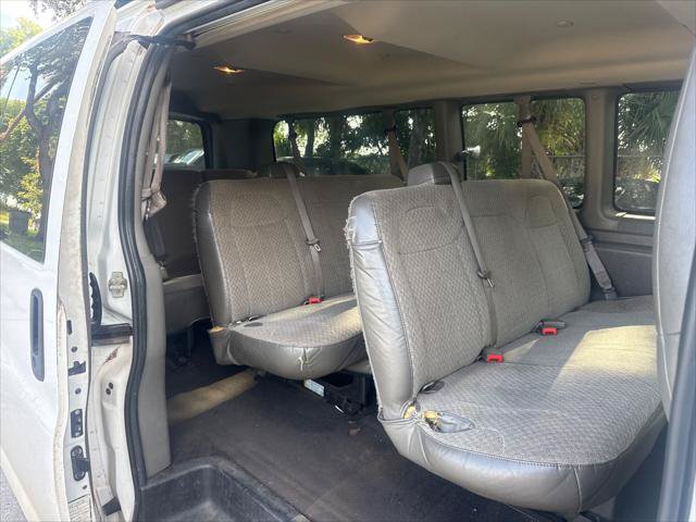 Used 2020 Chevrolet Express 3500 LT w/ LT Preferred Equipment Group RWD image 13