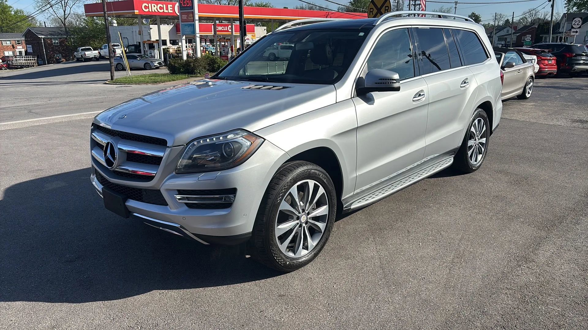 Used 2015 Mercedes-Benz GL 450 4MATIC image 4