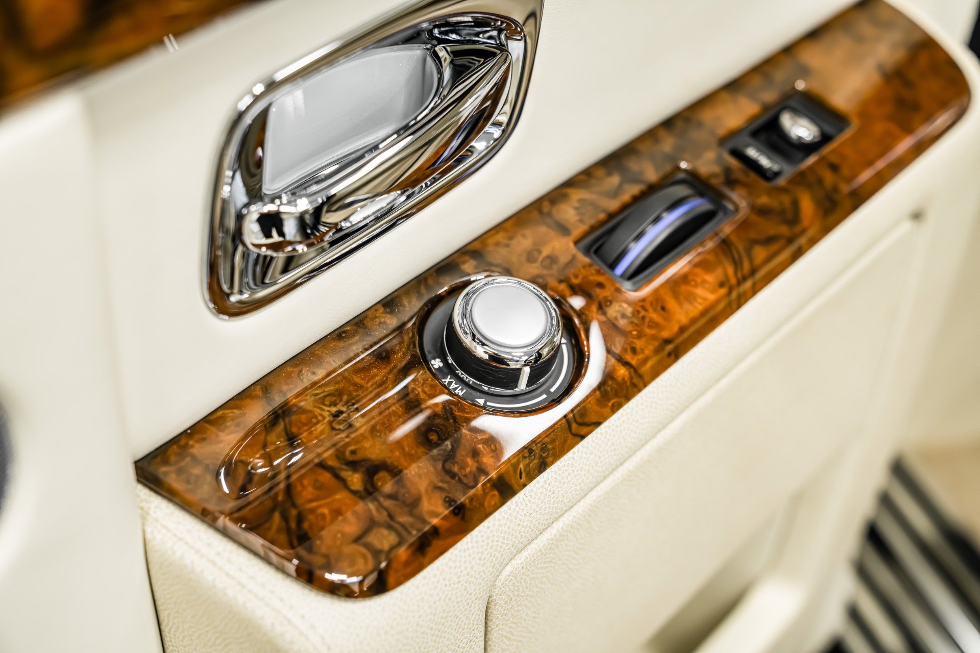 Used 2013 Rolls-Royce Phantom Sedan image 25