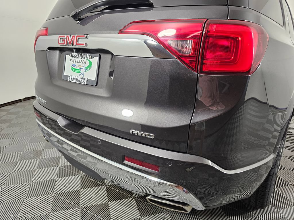 Used 2018 GMC Acadia Denali w/ Technology Package AWD/4WD image 16