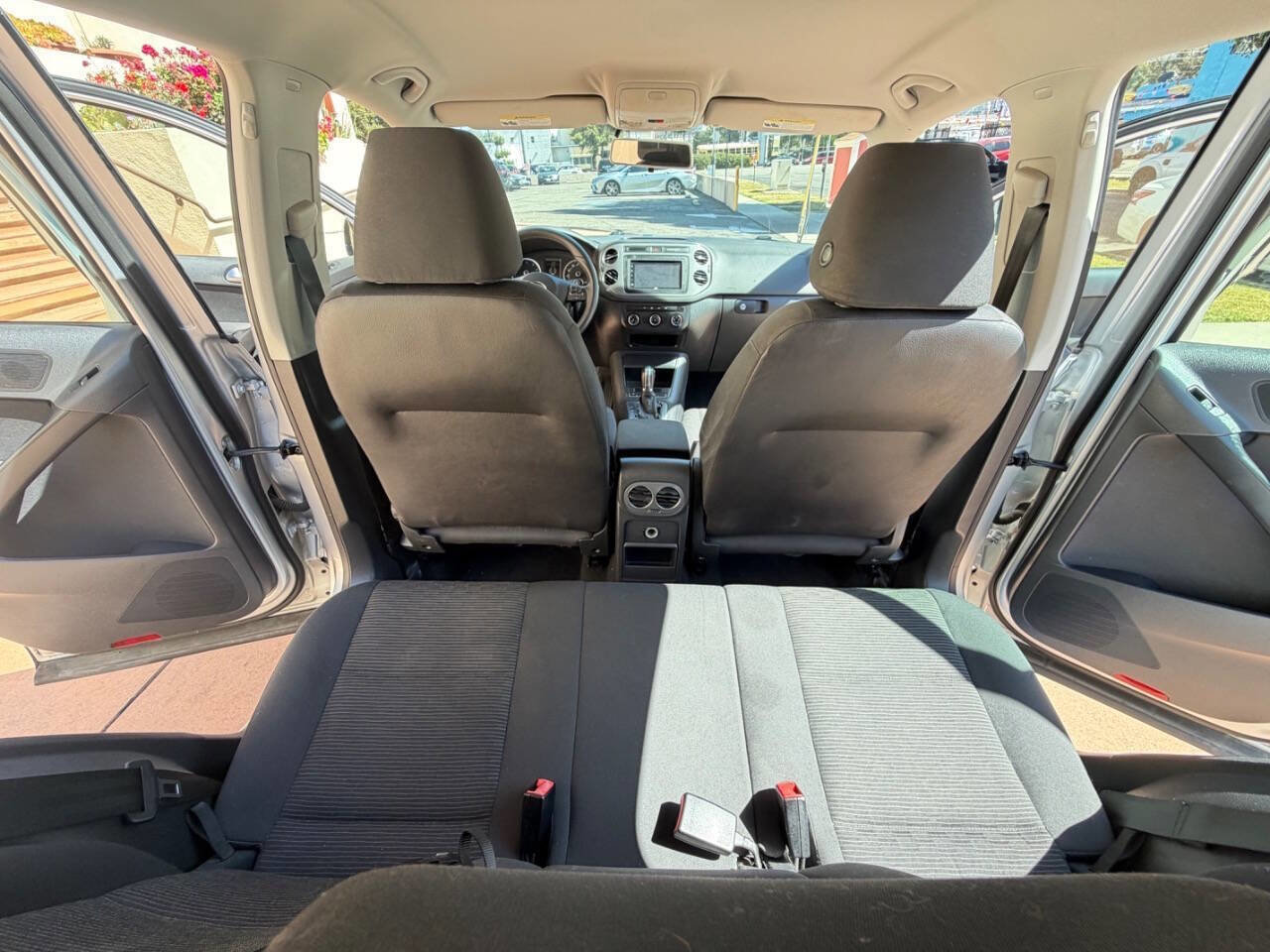 Used 2015 Volkswagen Tiguan S image 20