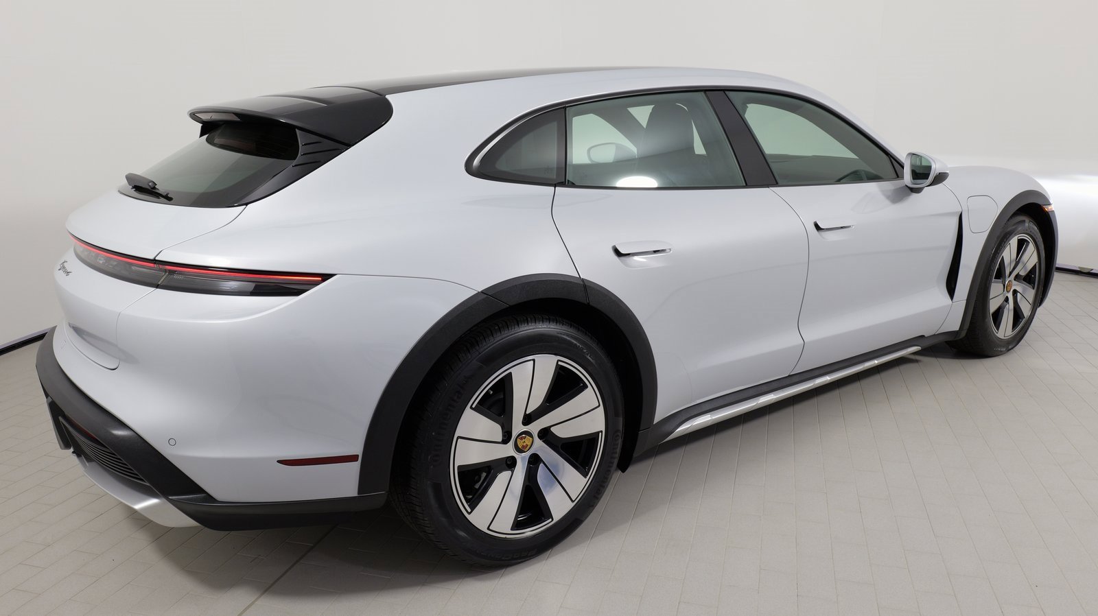 Used 2023 Porsche Taycan 4 Cross Turismo image 11