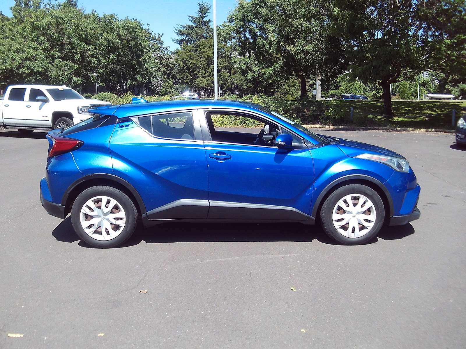 Used 2019 Toyota C-HR LE FWD image 6