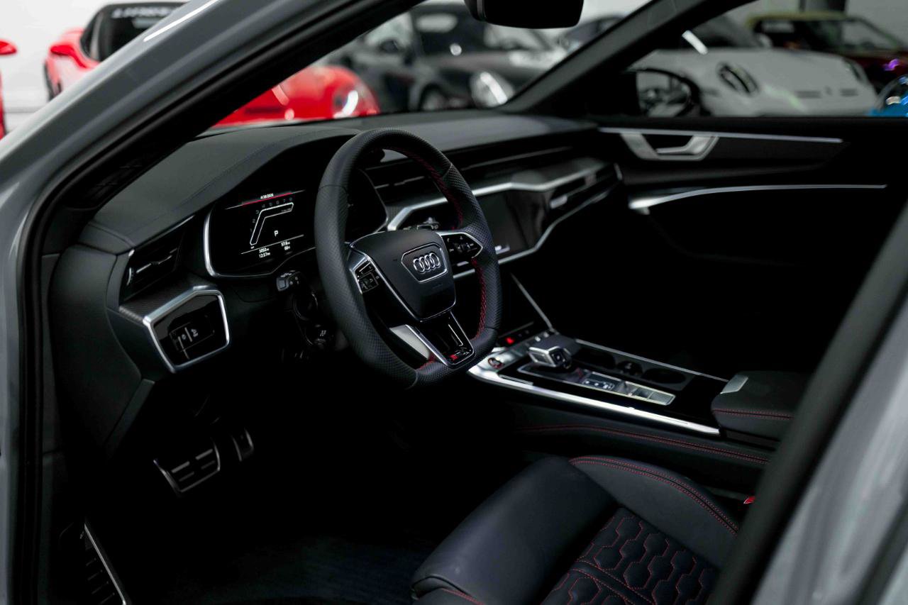 Used 2025 Audi RS 6 performance AWD/4WD image 2