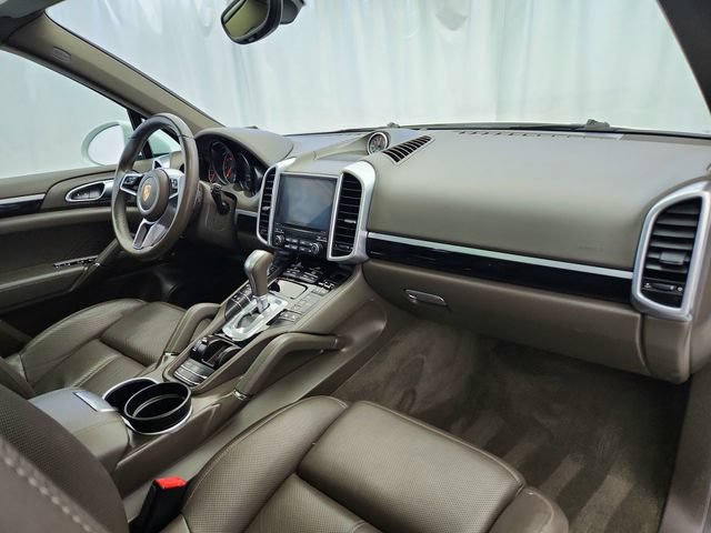 Used 2018 Porsche Cayenne Platinum Edition AWD/4WD image 25