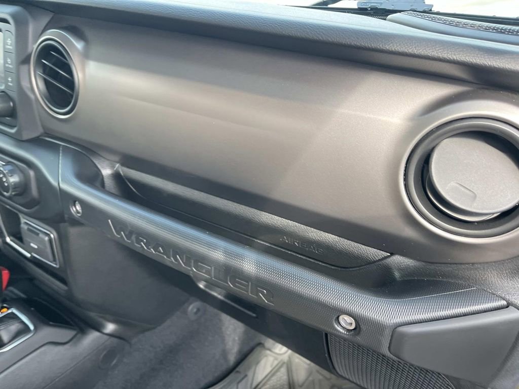 Used 2021 Jeep Wrangler Sport image 13