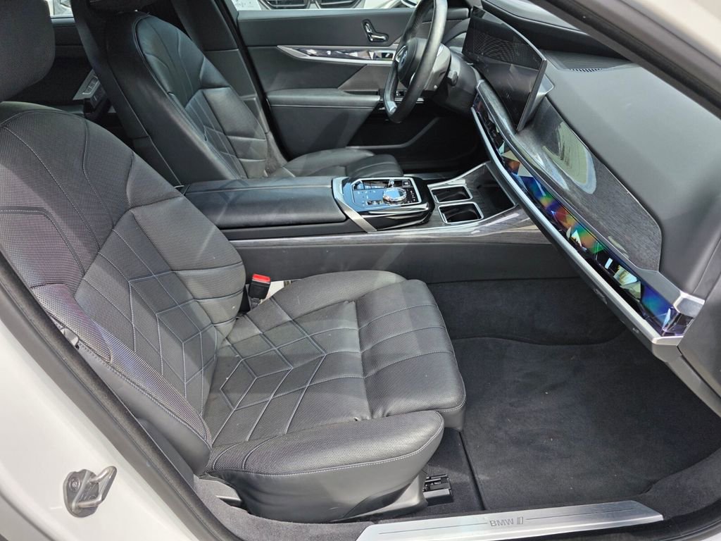 Certified 2023 BMW i7 xDrive60 image 26