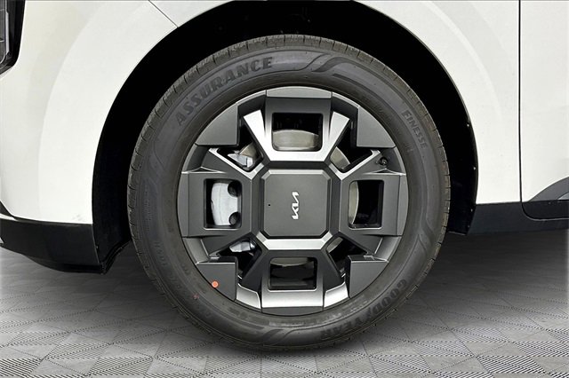 New 2026 Kia Carnival EX image 13