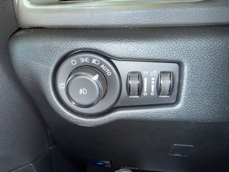 New 2026 Chrysler Pacifica Limited image 29