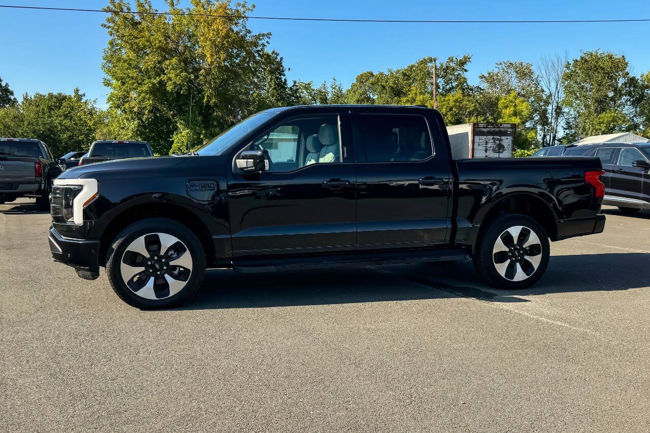 Used 2023 Ford F150 Lightning Platinum AWD/4WD image 6