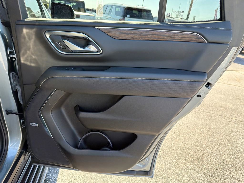 Used 2024 Chevrolet Tahoe Premier w/ Advanced Technology Package image 16