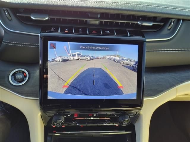 New 2025 Jeep Grand Cherokee L Limited w/ Black Appearance Package AWD/4WD image 16