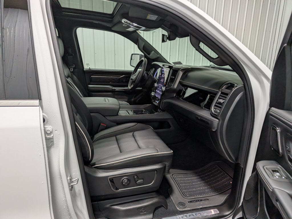 Used 2026 RAM 1500 Limited AWD/4WD image 32