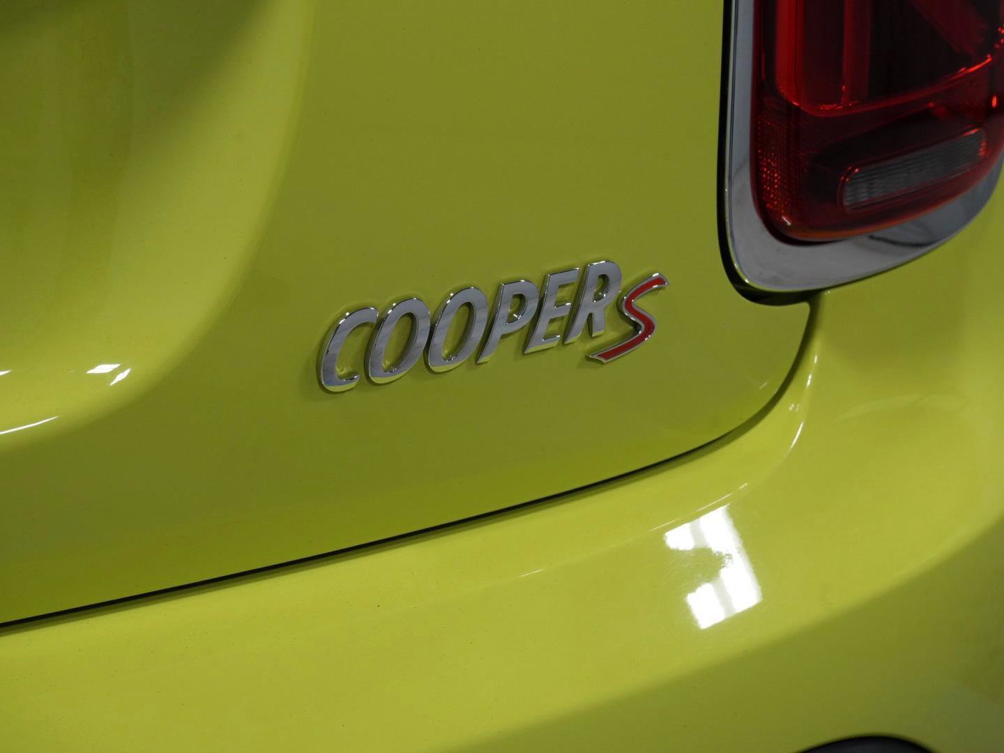 Certified 2024 MINI Cooper S FWD image 21