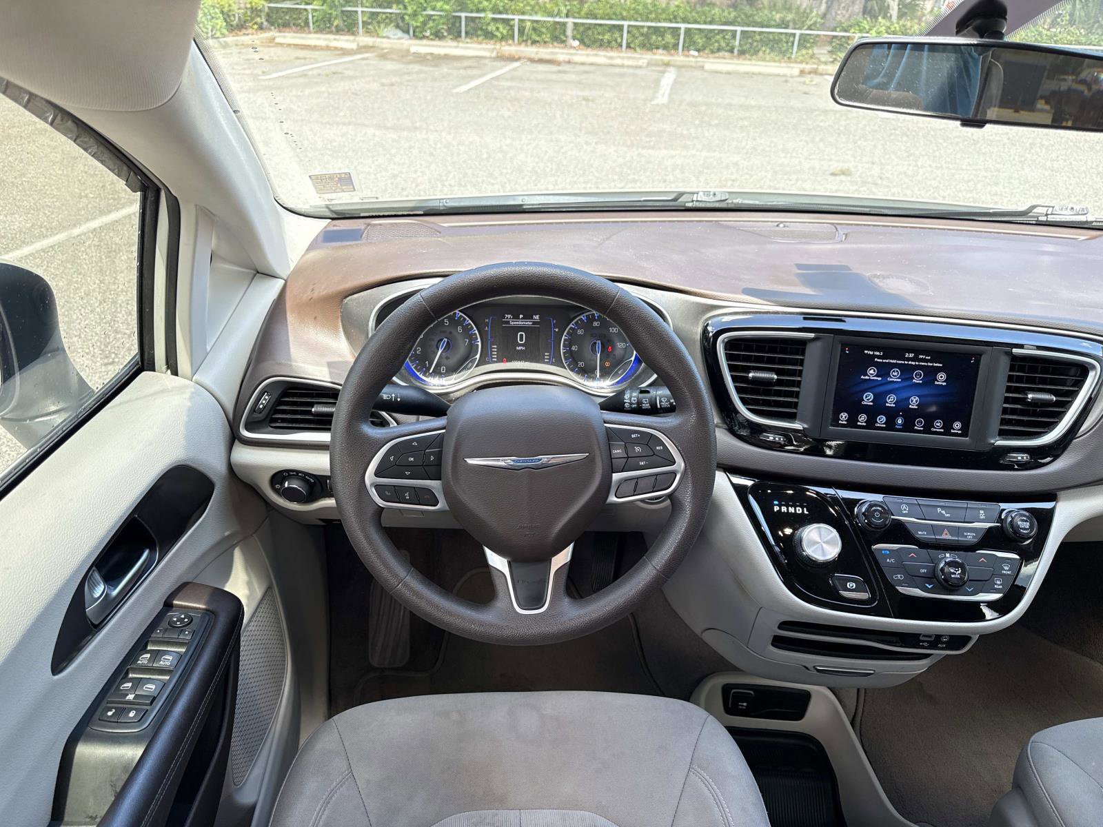 Used 2019 Chrysler Pacifica LX image 13
