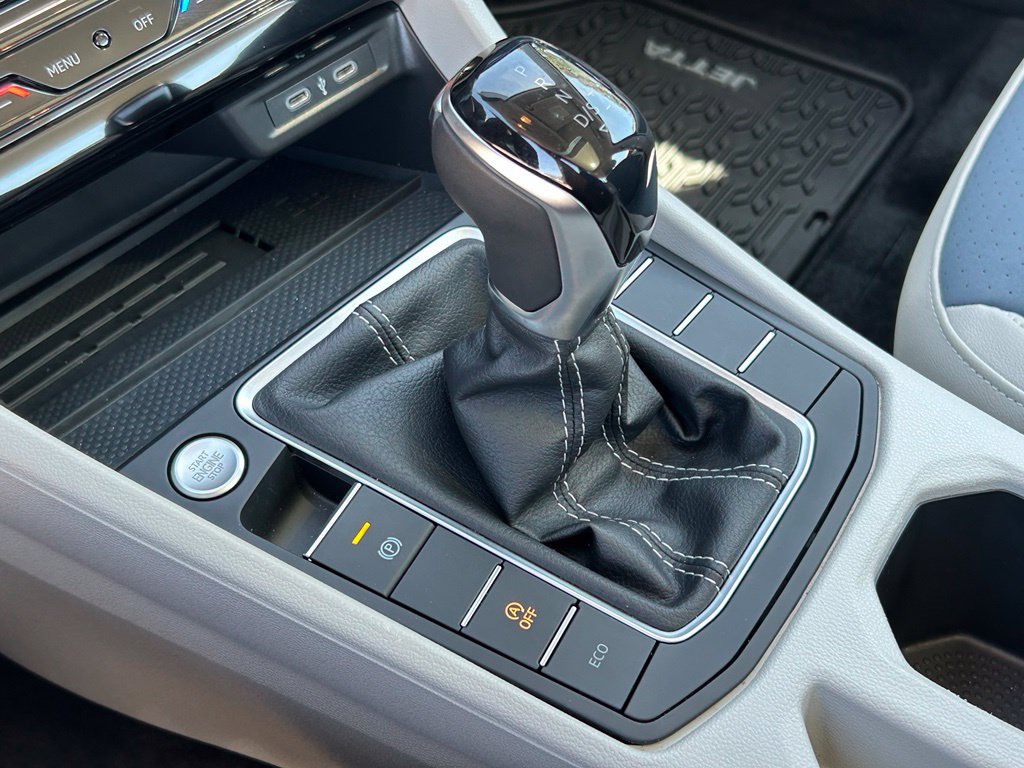 Certified 2026 Volkswagen Jetta SE FWD image 30