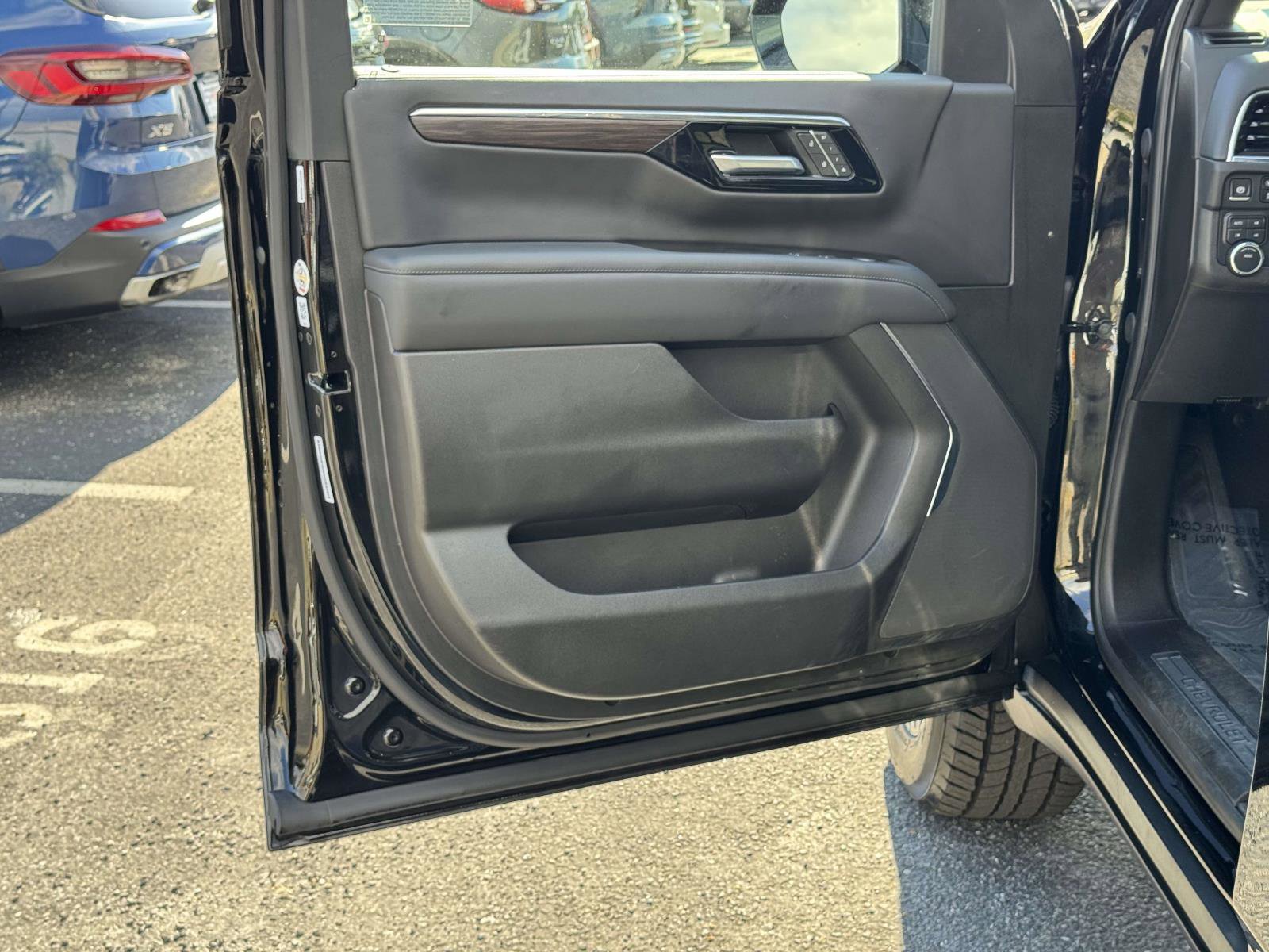 Certified 2025 Chevrolet Suburban Z71 image 24