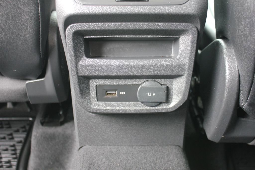 Used 2019 Volkswagen Tiguan SE image 30