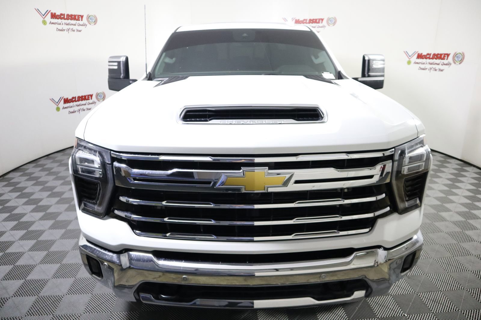 Used 2024 Chevrolet Silverado 2500 LTZ w/ LTZ Convenience Package image 18