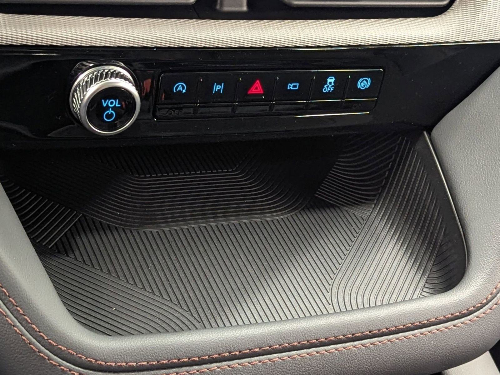 New 2026 Ford Explorer Active w/ Active Comfort Package image 14