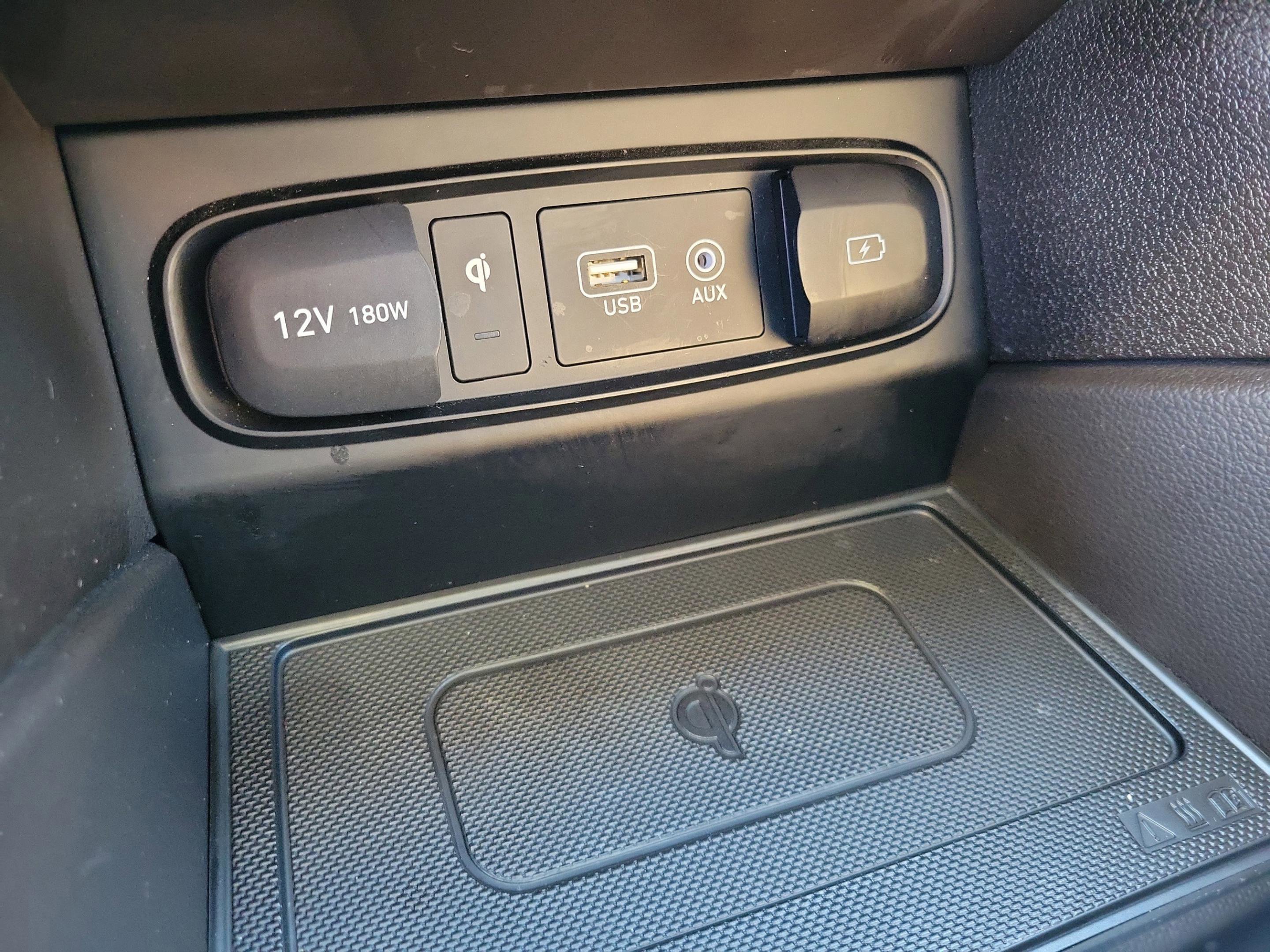 Used 2020 Hyundai Santa Fe Limited image 32