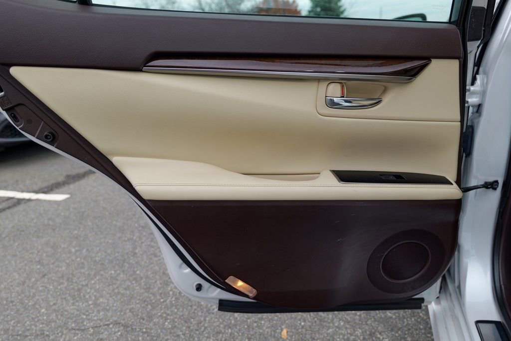Used 2018 Lexus ES 350 w/ Premier Package image 25