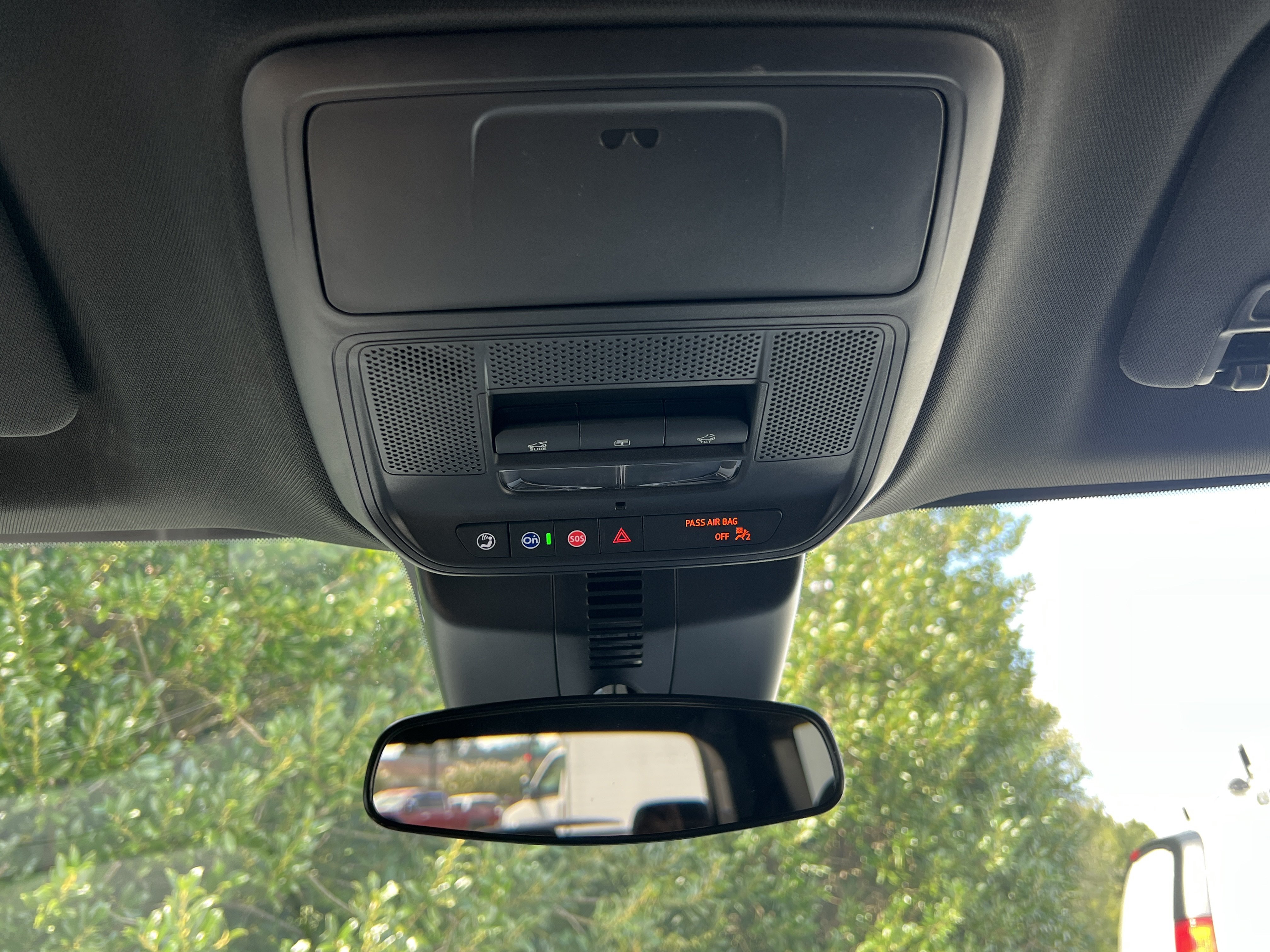 New 2027 Chevrolet Traverse LT w/ Sun and Wheel Package FWD image 30