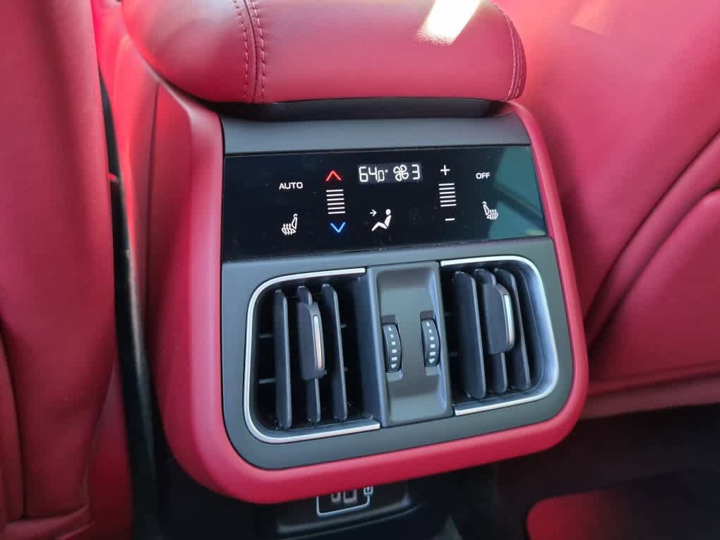 Used 2023 Maserati Grecale Modena image 10