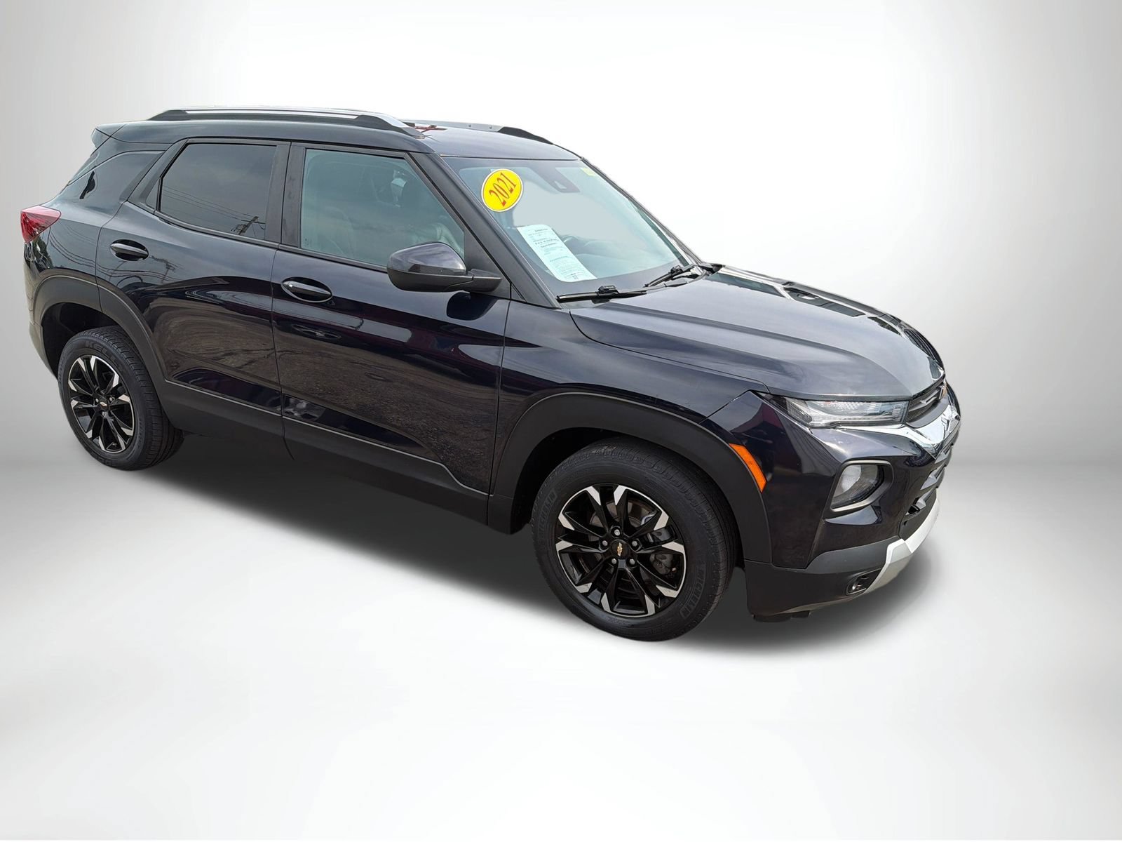 Used 2021 Chevrolet TrailBlazer LT w/ Premium Seating Package FWD image 9