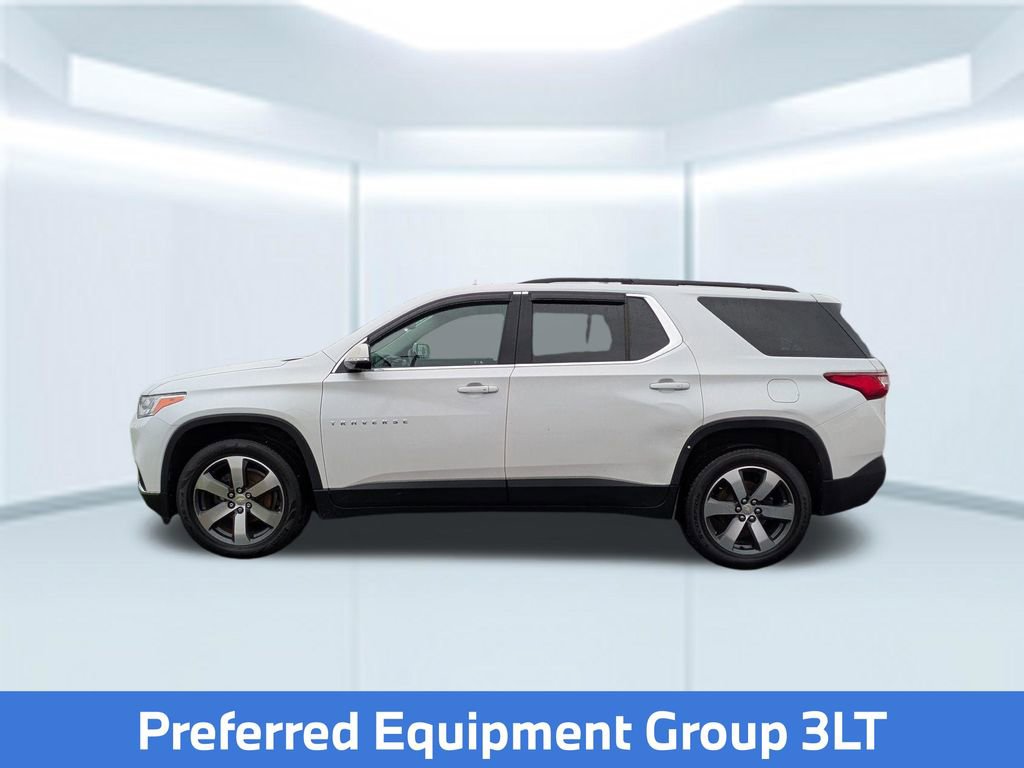 Used 2019 Chevrolet Traverse LT w/ LT Premium Package FWD image 2
